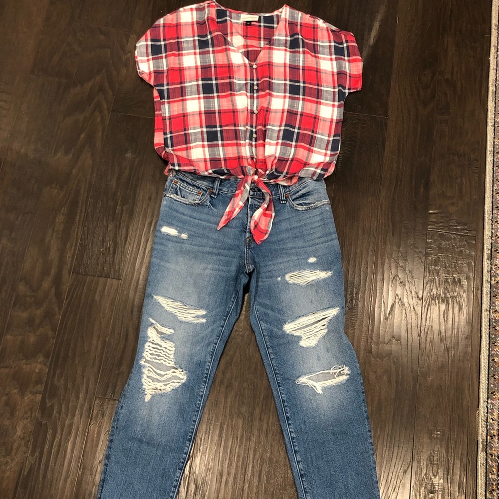 NWOT Universal Threads Tie front blouse